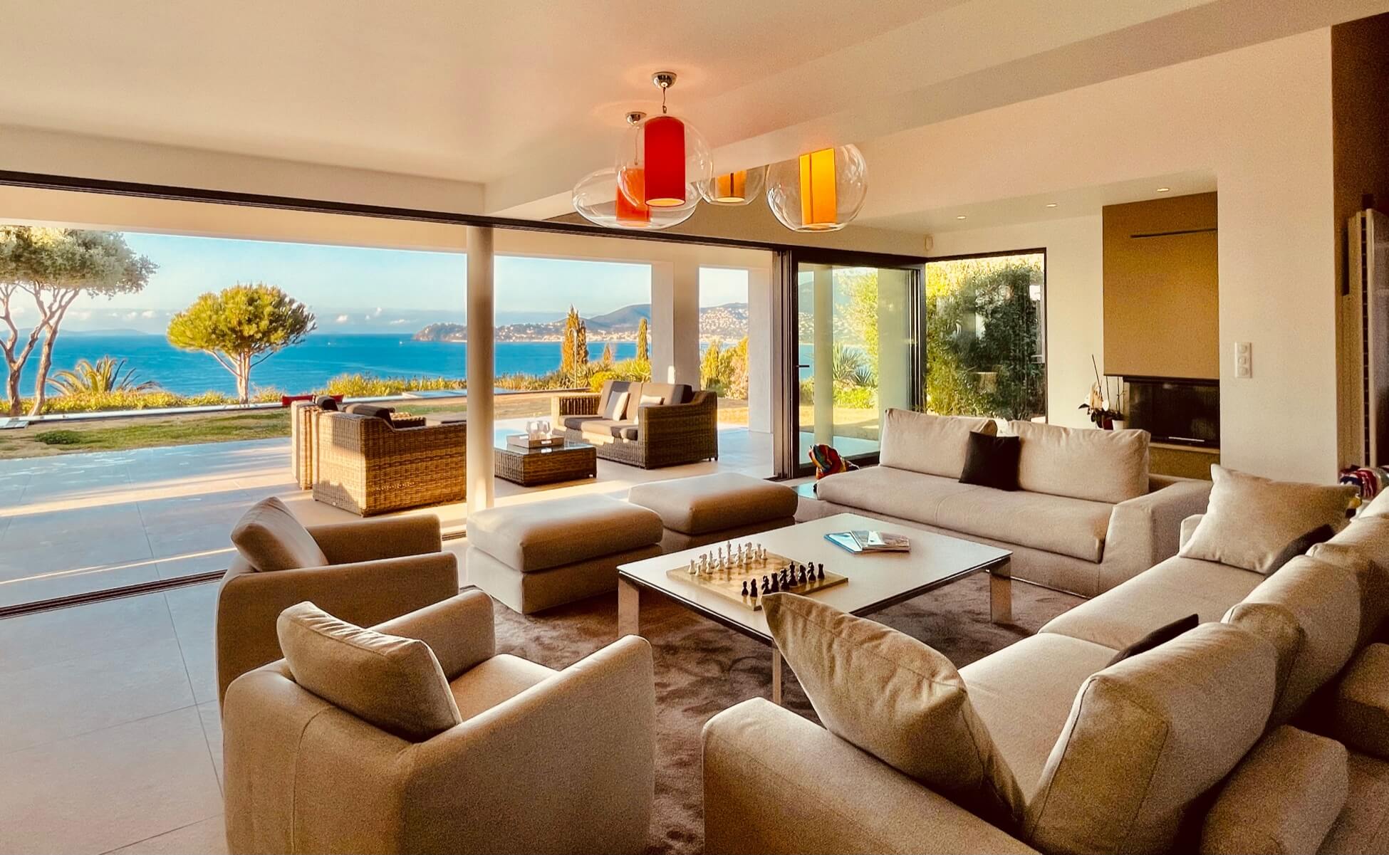 <span  class="uc_style_uc_tiles_grid_image_elementor_uc_items_attribute_title" style="color:#ffffff;">IMG_6288 (1)</span>