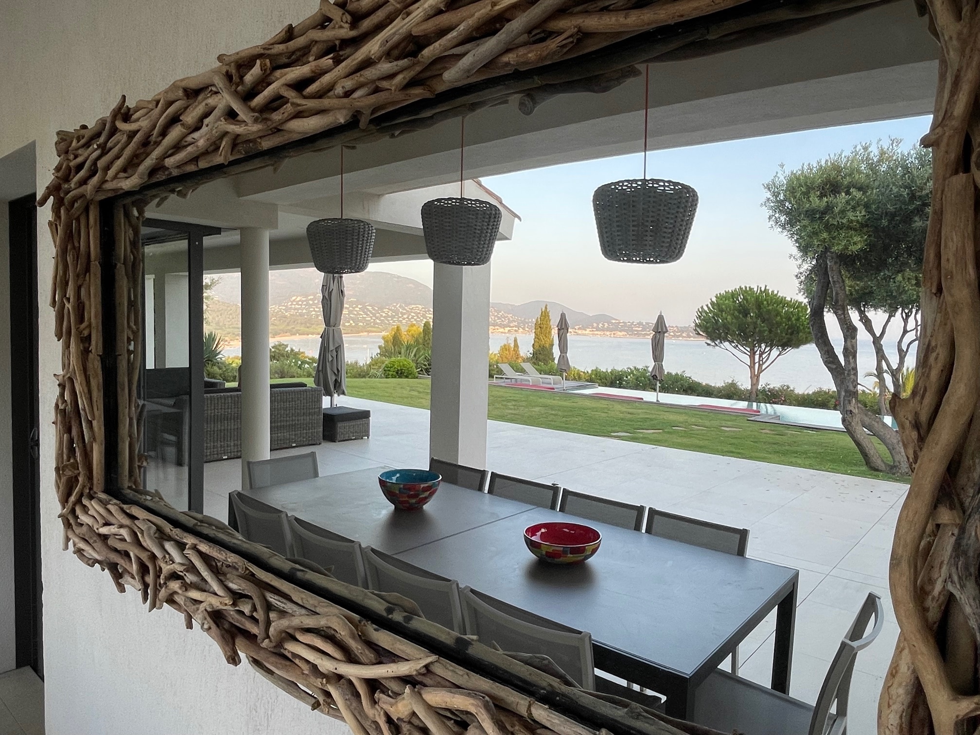 <span  class="uc_style_uc_tiles_grid_image_elementor_uc_items_attribute_title" style="color:#ffffff;">IMG_8552</span>