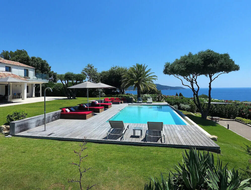 <span  class="uc_style_uc_tiles_grid_image_elementor_uc_items_attribute_title" style="color:#ffffff;">Villa-Camaal-10</span>