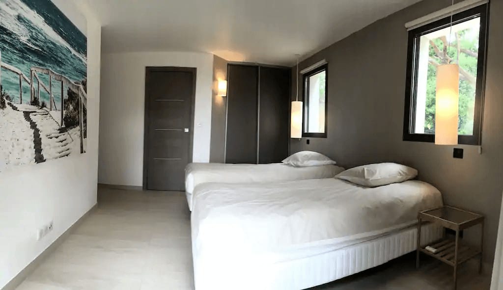<span  class="uc_style_uc_tiles_grid_image_elementor_uc_items_attribute_title" style="color:#ffffff;">Chambre 2-2 lits 90</span>