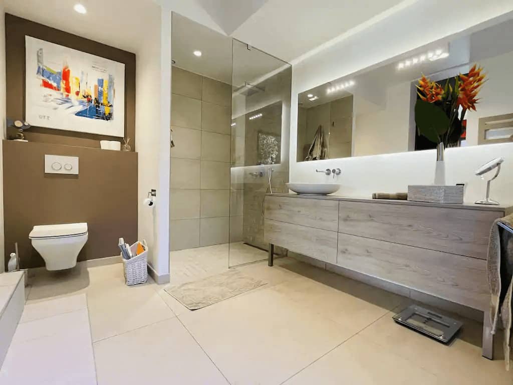 <span  class="uc_style_uc_tiles_grid_image_elementor_uc_items_attribute_title" style="color:#ffffff;">SDB suite parentale</span>