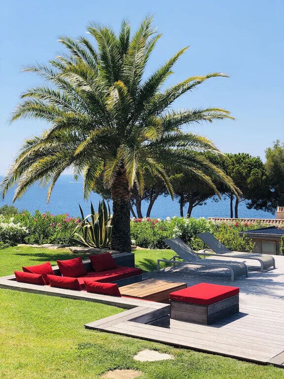 <span  class="uc_style_uc_tiles_grid_image_elementor_uc_items_attribute_title" style="color:#ffffff;">Villa-Camaal-3</span>