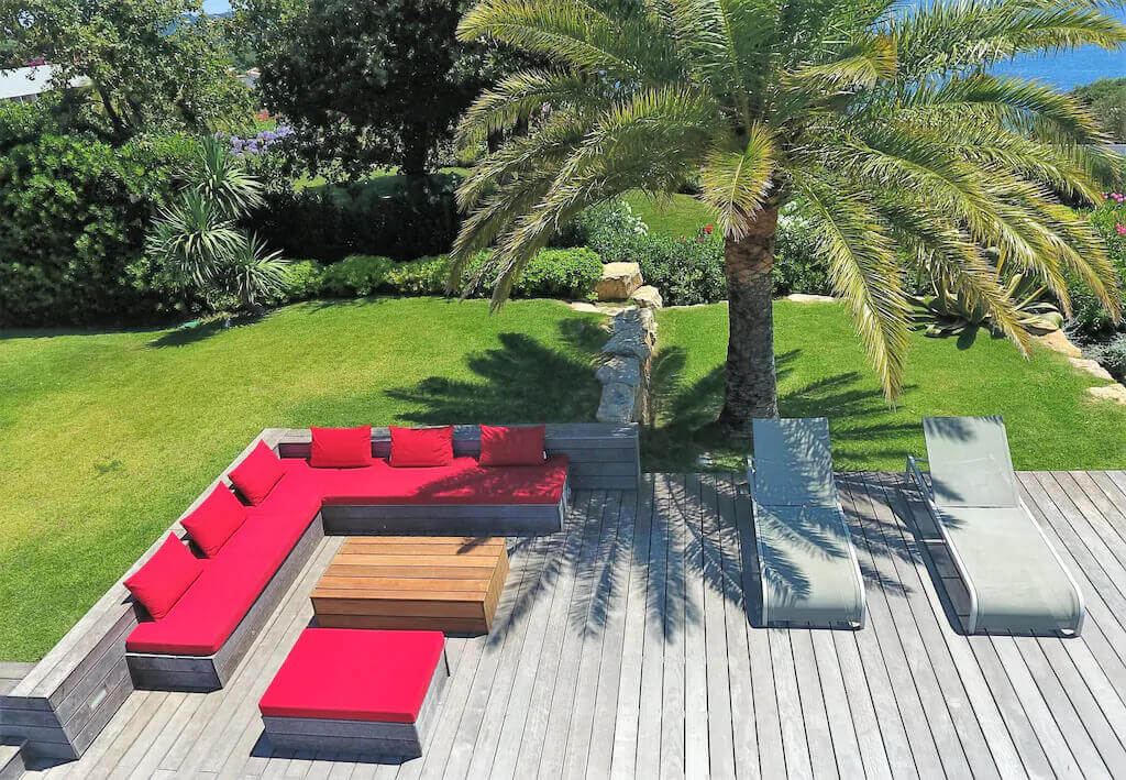 <span  class="uc_style_uc_tiles_grid_image_elementor_uc_items_attribute_title" style="color:#ffffff;">Villa-Camaal-4</span>