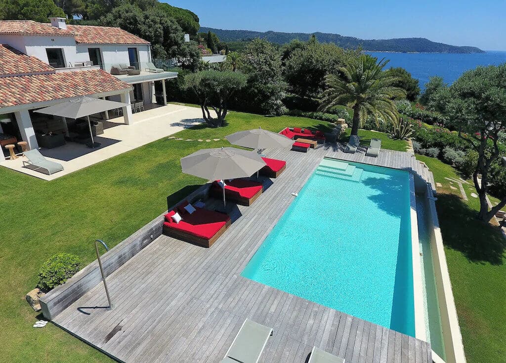 <span  class="uc_style_uc_tiles_grid_image_elementor_uc_items_attribute_title" style="color:#ffffff;">Villa-Camaal-6</span>