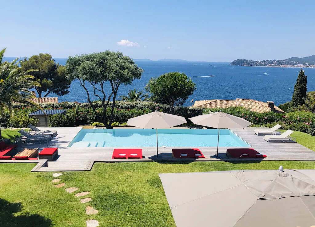 <span  class="uc_style_uc_tiles_grid_image_elementor_uc_items_attribute_title" style="color:#ffffff;">Villa-Camaal-9</span>